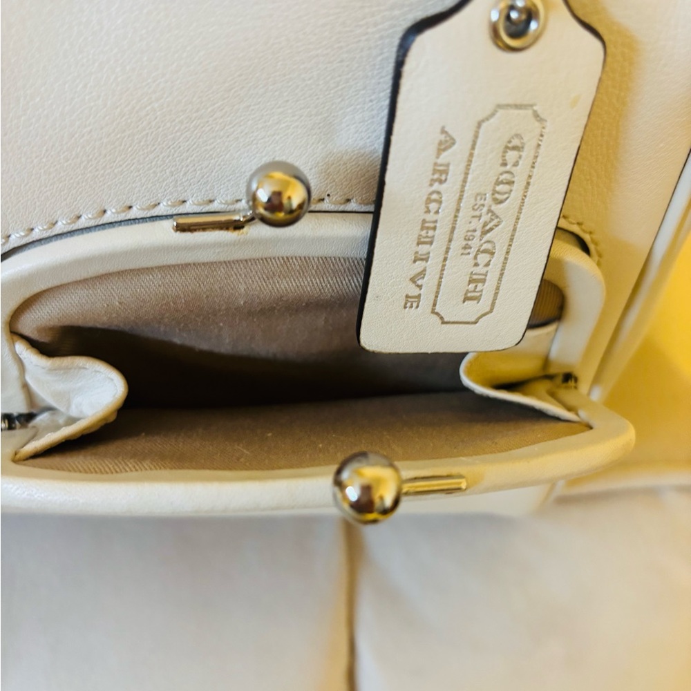 Coach Y2K Archive Double Kiss Lock Off/Winter White Leather Satchel 21167 - Picture 13 of 13